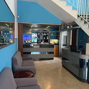  Hotel Estense