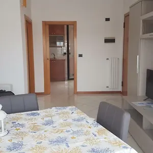  Appartamento Domus Maris Viserba, Spiagge E Centro A 100 Mt, Promo Fiera Macfrut, Fieravicola, Expo Dental, Meeting